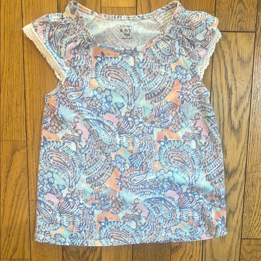 Crown & Ivy Blue and Pink Short Sleeve Tee with Swirling Paisley Design